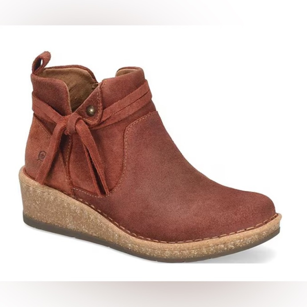 New Born Vaughn Distressed Ankle Booties Rust Suede Size 7.5